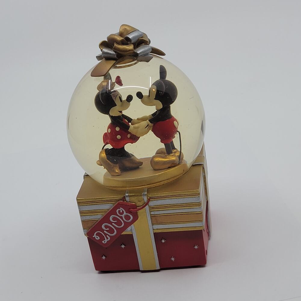 2008 Disney Mickey & Minnie Mouse Snow Globe